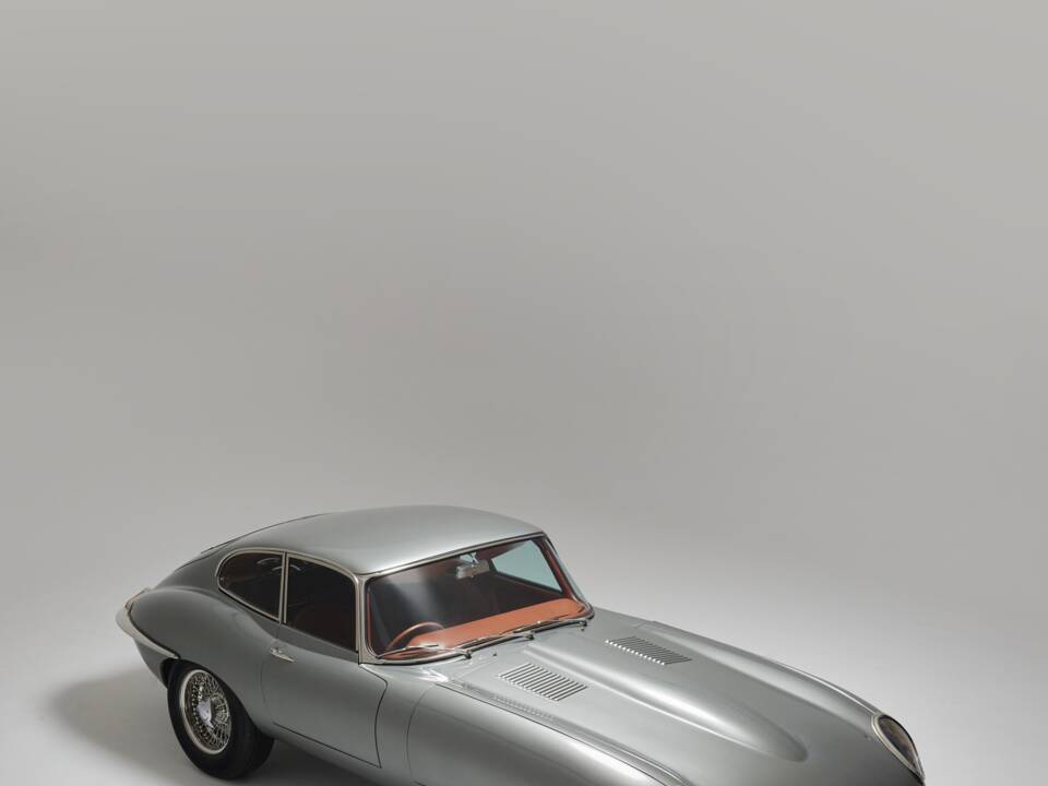 Bild 24/50 von Jaguar E-Type 3.8 Helm (1963)