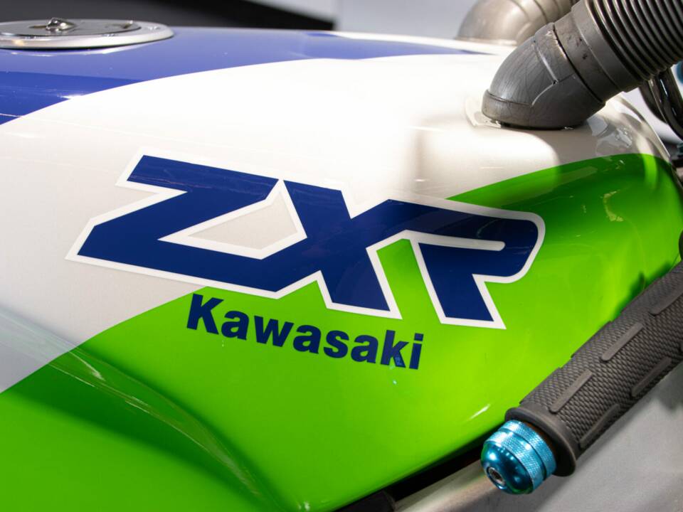Image 37/50 of Kawasaki ZX-R 400 (1990)