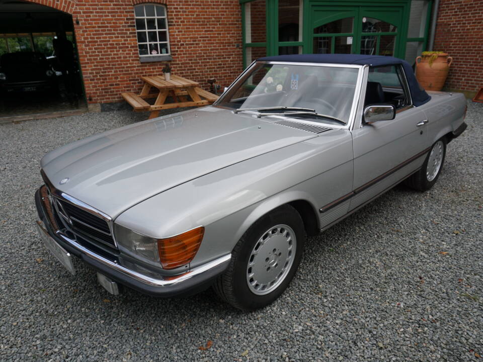 Image 11/23 of Mercedes-Benz 280 SL (1983)