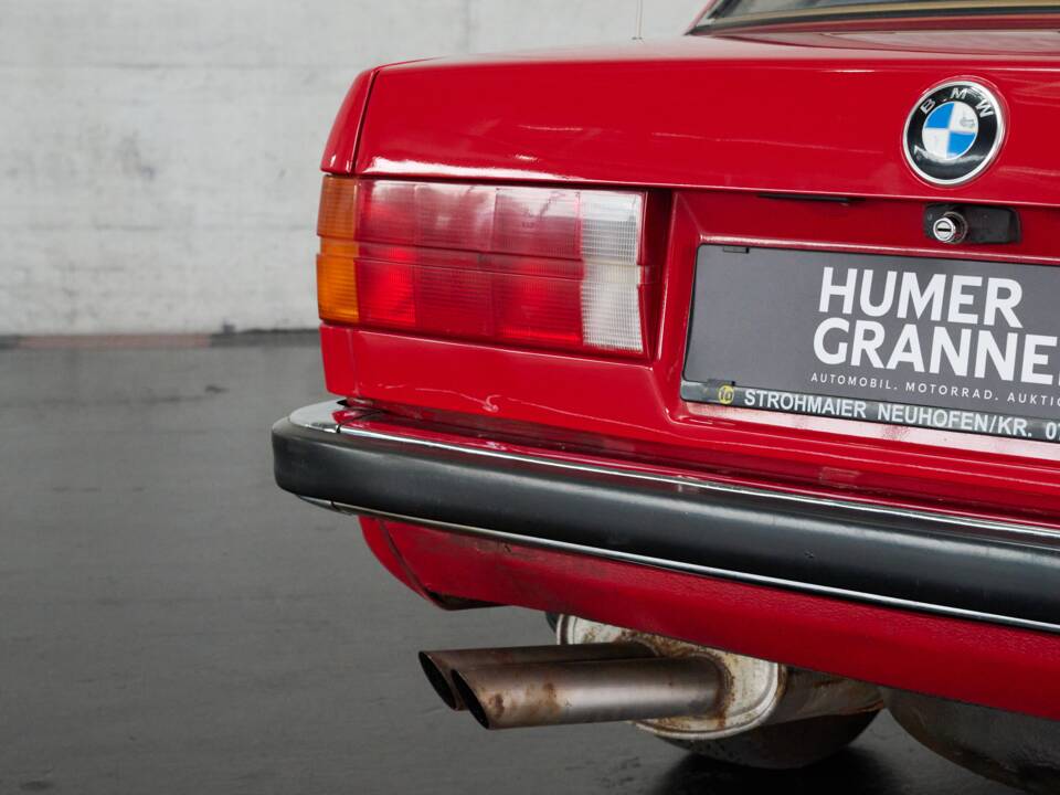 Bild 29/50 von BMW 325i (1986)