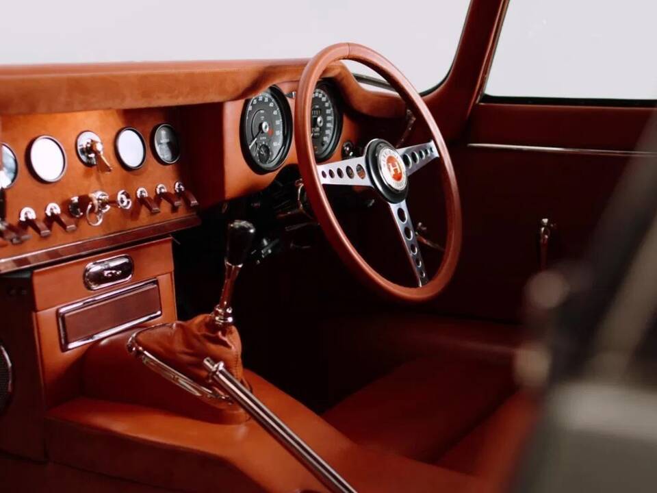 Bild 4/50 von Jaguar E-Type 3.8 Helm (1963)