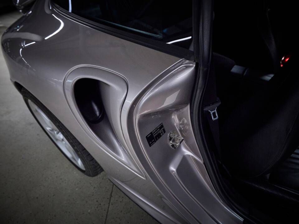 Image 91/98 of Porsche 911 Turbo (2000)