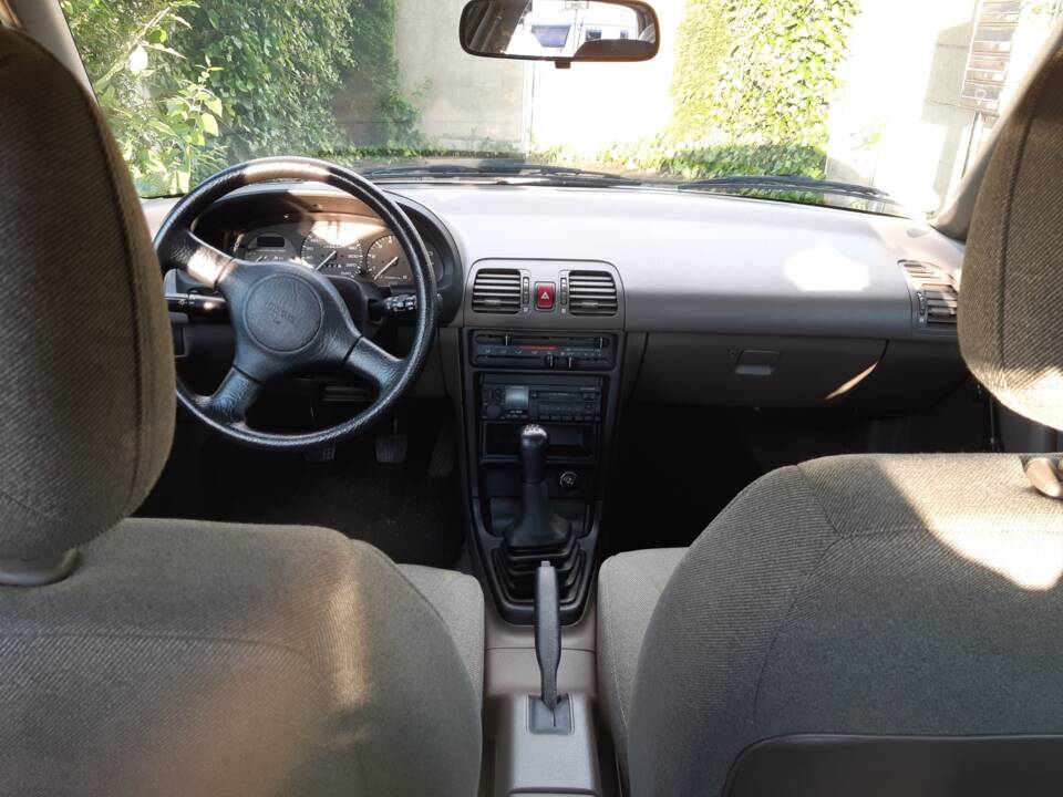 Bild 15/20 von Mazda 323F 1.6 16V (1993)