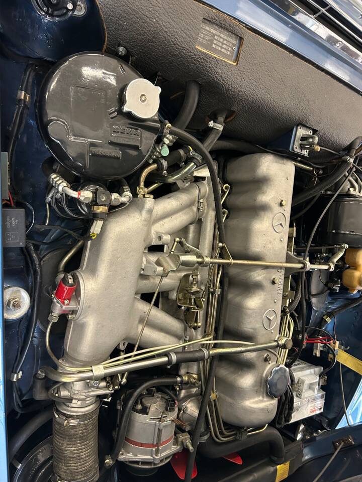 Afbeelding 19/31 van Mercedes-Benz 230 SL (1964)