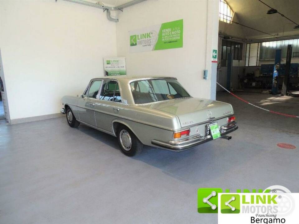 Bild 2/10 von Mercedes-Benz 280 SE (1969)