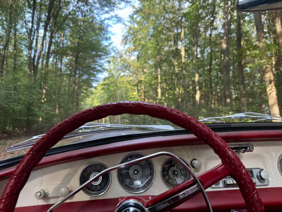 Image 31/45 of Volkswagen Karmann Ghia 1600 L (1966)