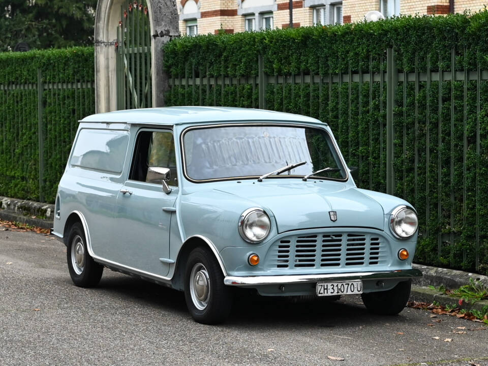 Image 2/39 of Morris Mini Van (1978)