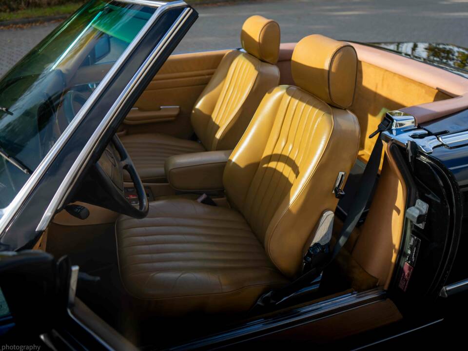 Image 27/33 of Mercedes-Benz 560 SL (1989)