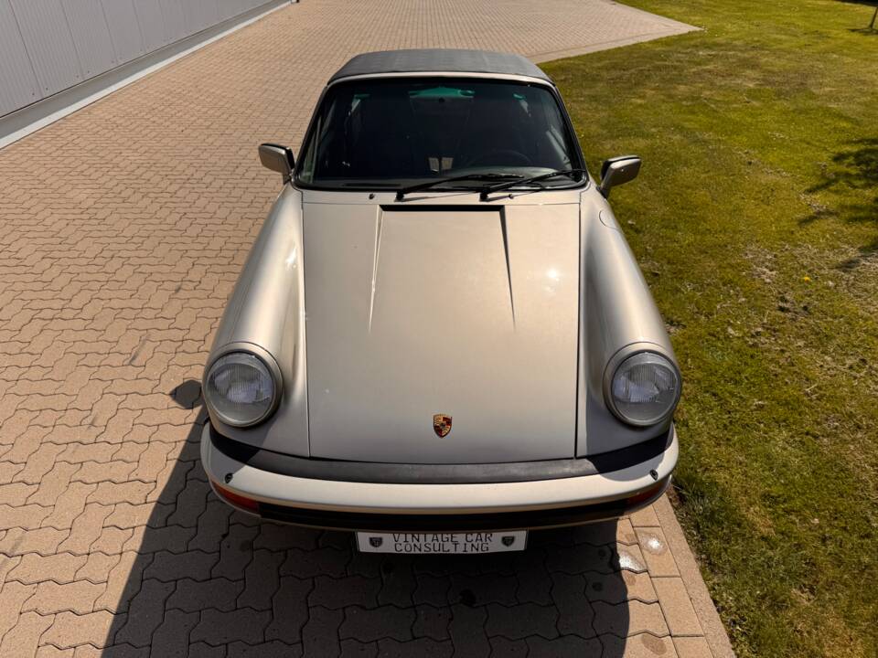 Image 29/88 of Porsche 911 Carrera 3.2 (1985)