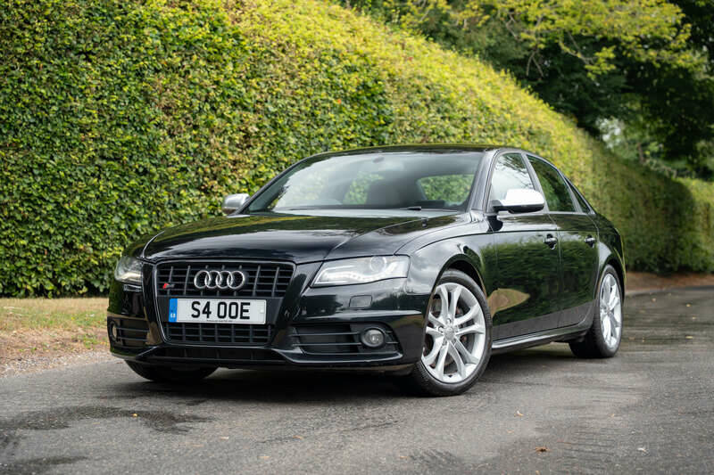 Image 7/50 of Audi S4 (2010)