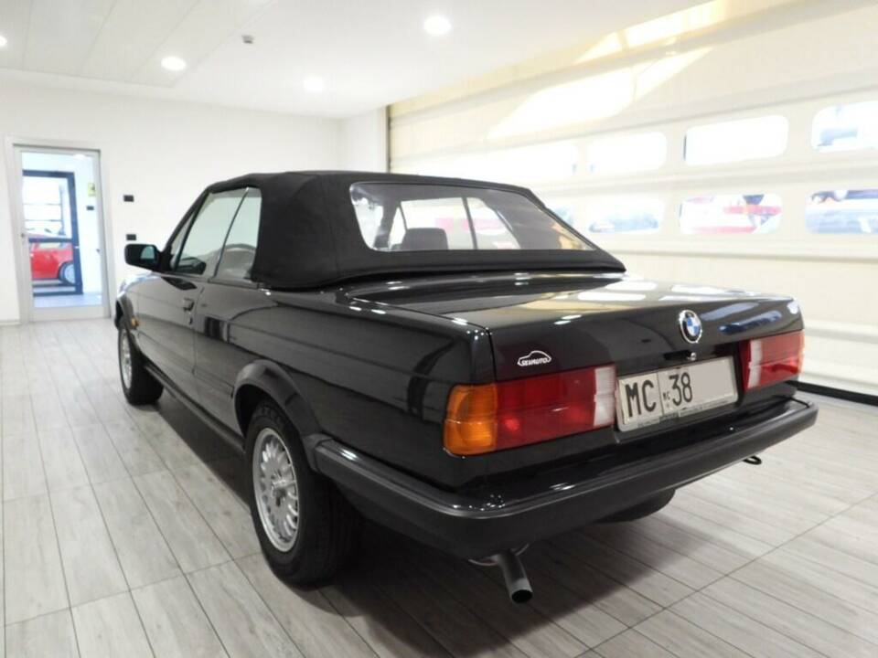 Image 12/14 de BMW 320i (1989)