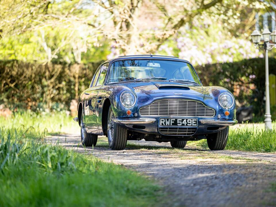 Afbeelding 11/50 van Aston Martin DB 6 (1967)