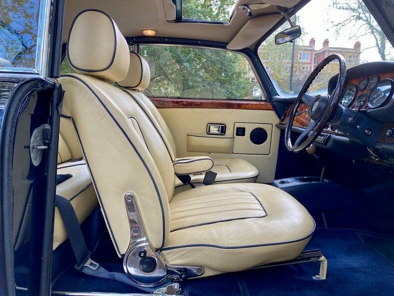 Image 9/42 of Bristol 411 Mk. V (1975)