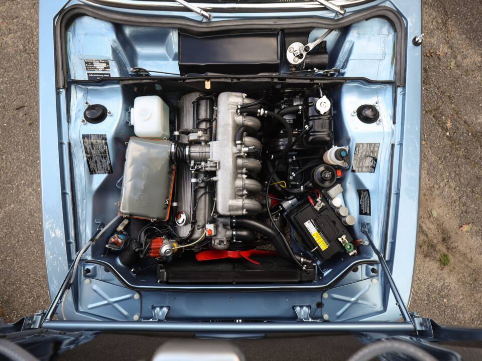 Image 19/73 of BMW 3.0 CSi (1973)