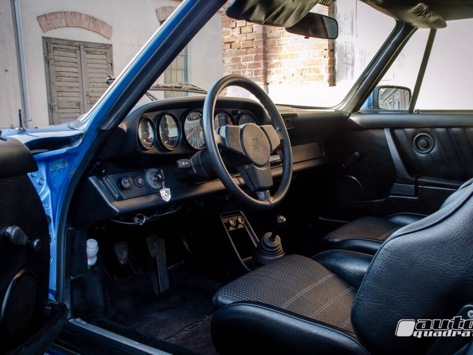 Image 11/13 of Porsche 911 SC 3.0 (1978)