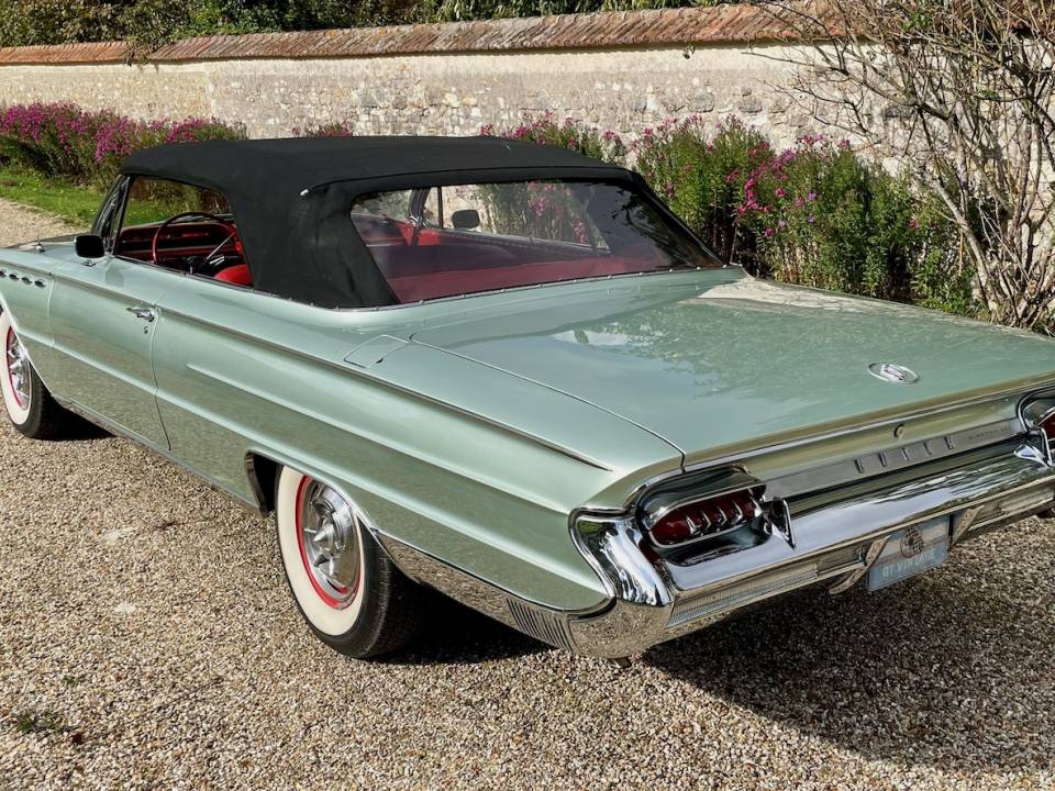 Image 9/50 of Buick Electra 225 Convertible (1962)