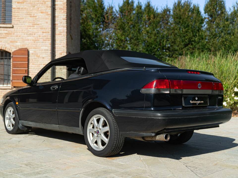 Obraz 9/50 pojazdu Saab 900 2.0i (1997)