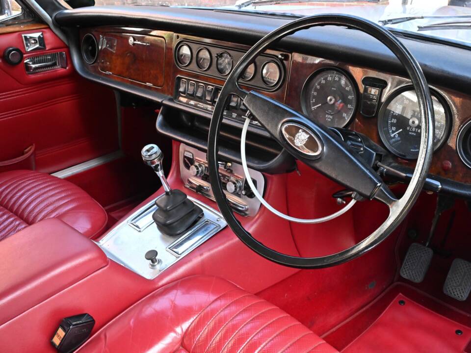 Image 4/50 of Jaguar XJ 6 4.2 (1971)