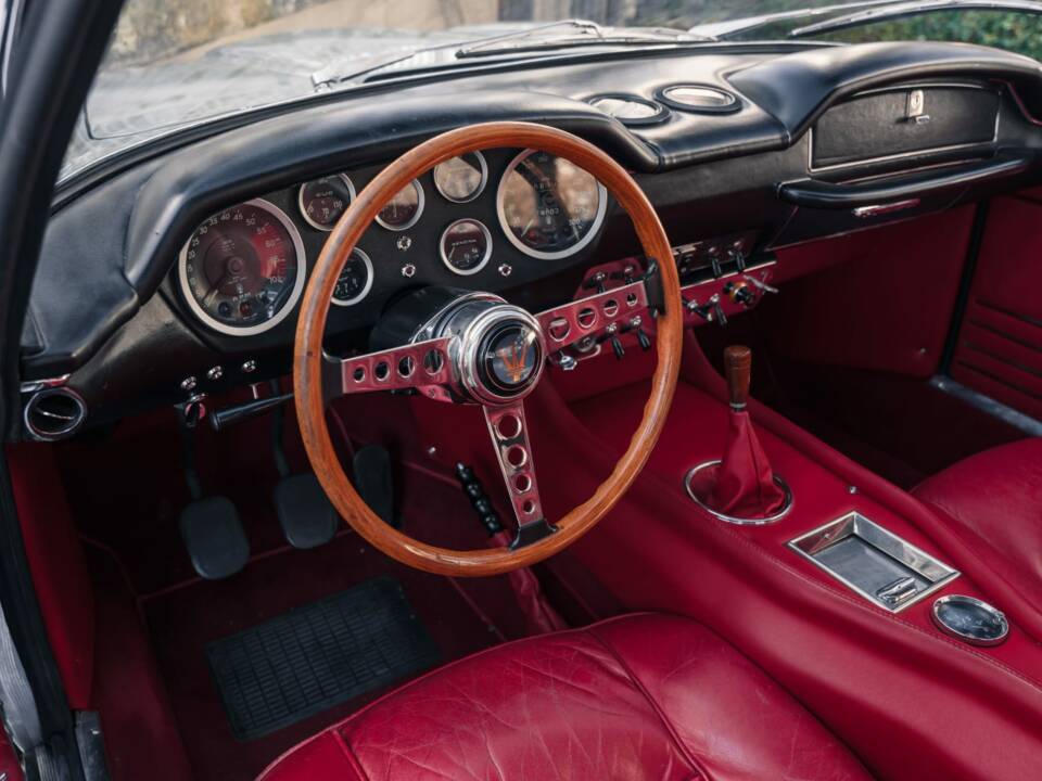 Bild 33/73 von Maserati Mexico 4700 (1968)