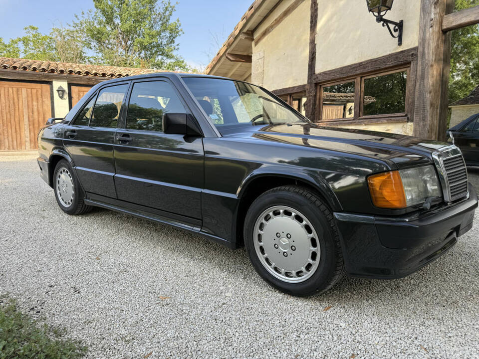 Image 2/8 of Mercedes-Benz 190 E 2.5-16 (1990)