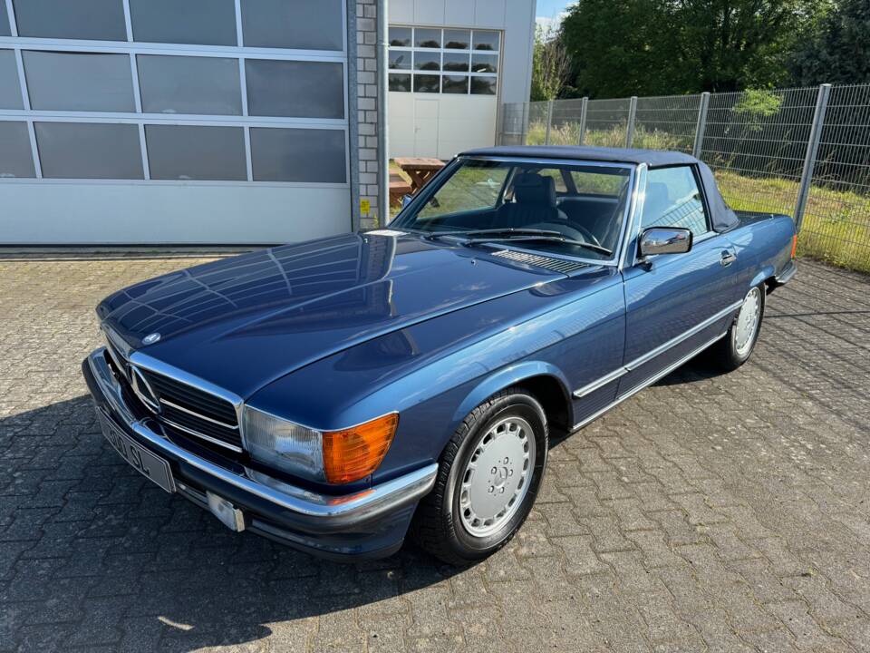 Image 5/21 of Mercedes-Benz 300 SL (1989)