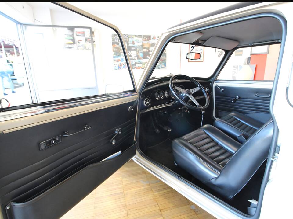 Image 24/51 de Innocenti Mini Cooper (1970)
