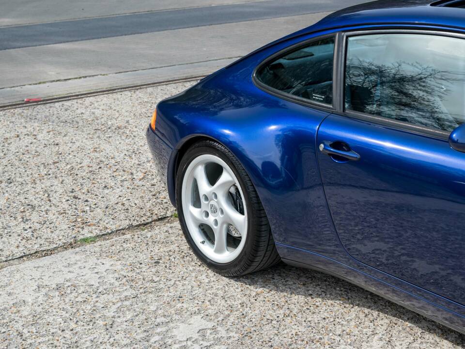 Afbeelding 13/44 van Porsche 911 Carrera (1994)