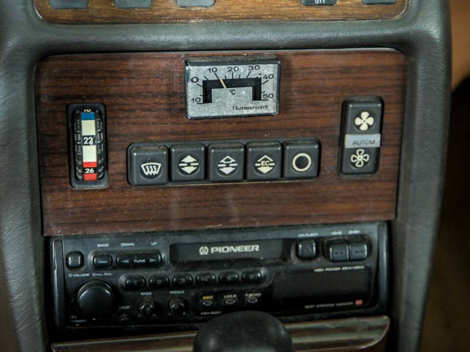 Bild 21/50 von Mercedes-Benz 300 D (1983)