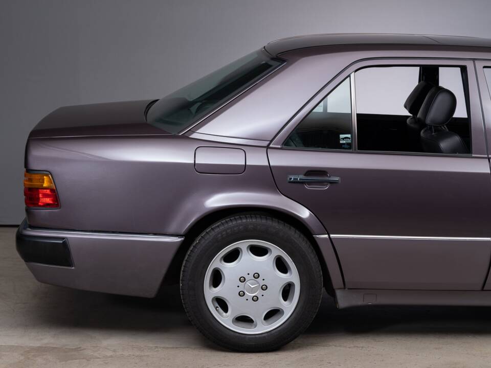 Bild 6/38 von Mercedes-Benz 500 E (1992)