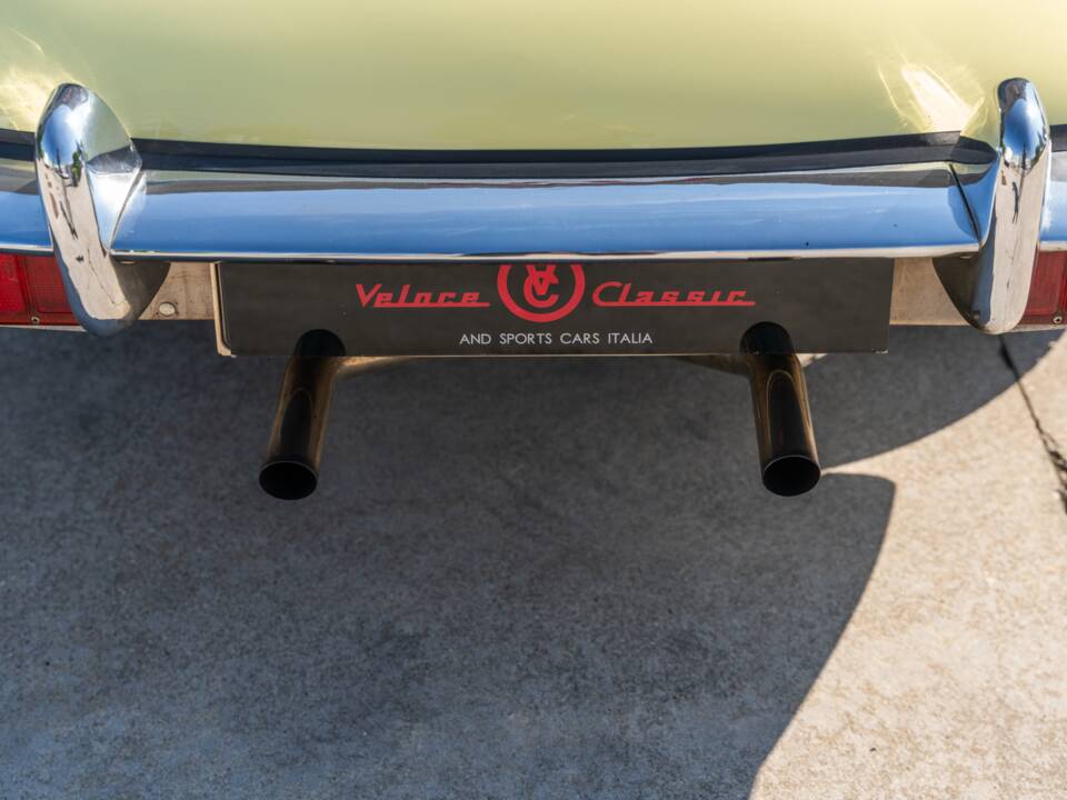 Image 28/78 de Jaguar E-Type (1969)