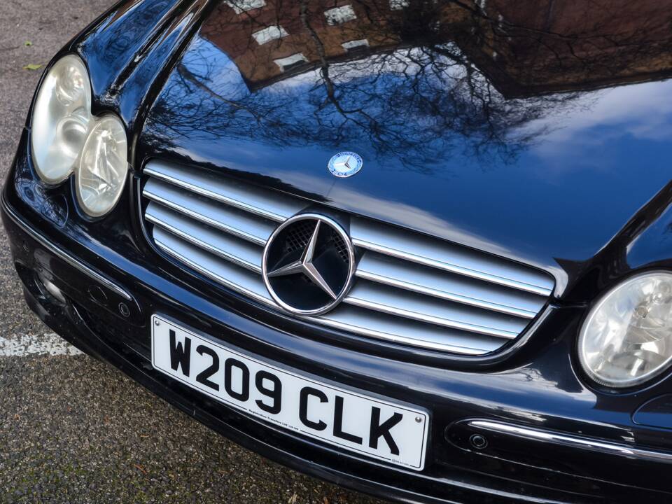 Image 17/46 de Mercedes-Benz CLK 500 (2004)