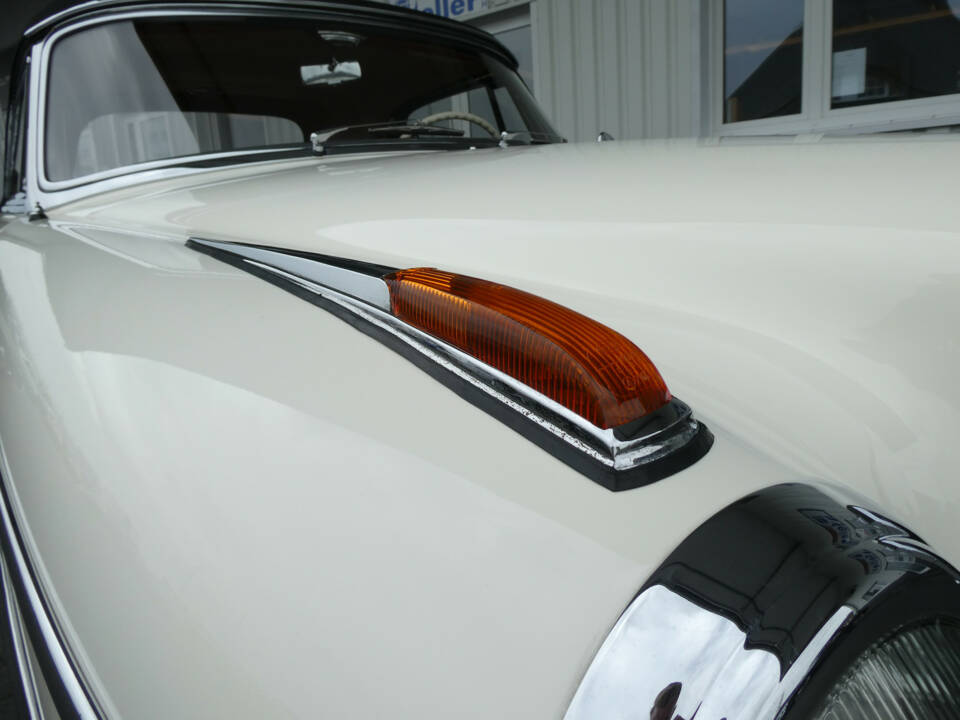 Immagine 22/29 di Mercedes-Benz 220 SE Cabriolet (1960)