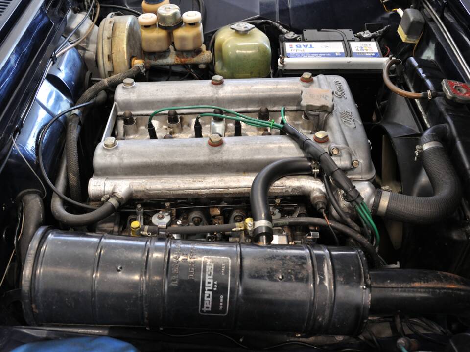 Image 30/35 of Alfa Romeo 2000 Berlina (1972)