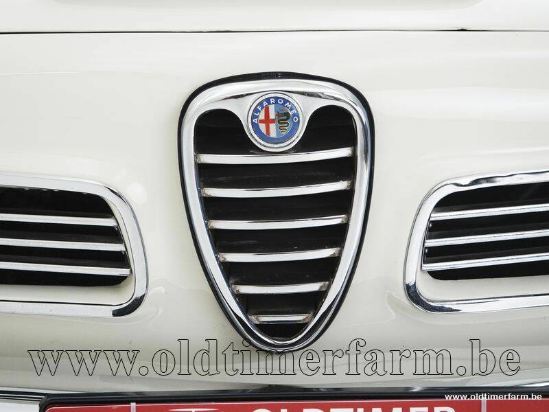 Afbeelding 14/15 van Alfa Romeo 2600 Spider (1963)