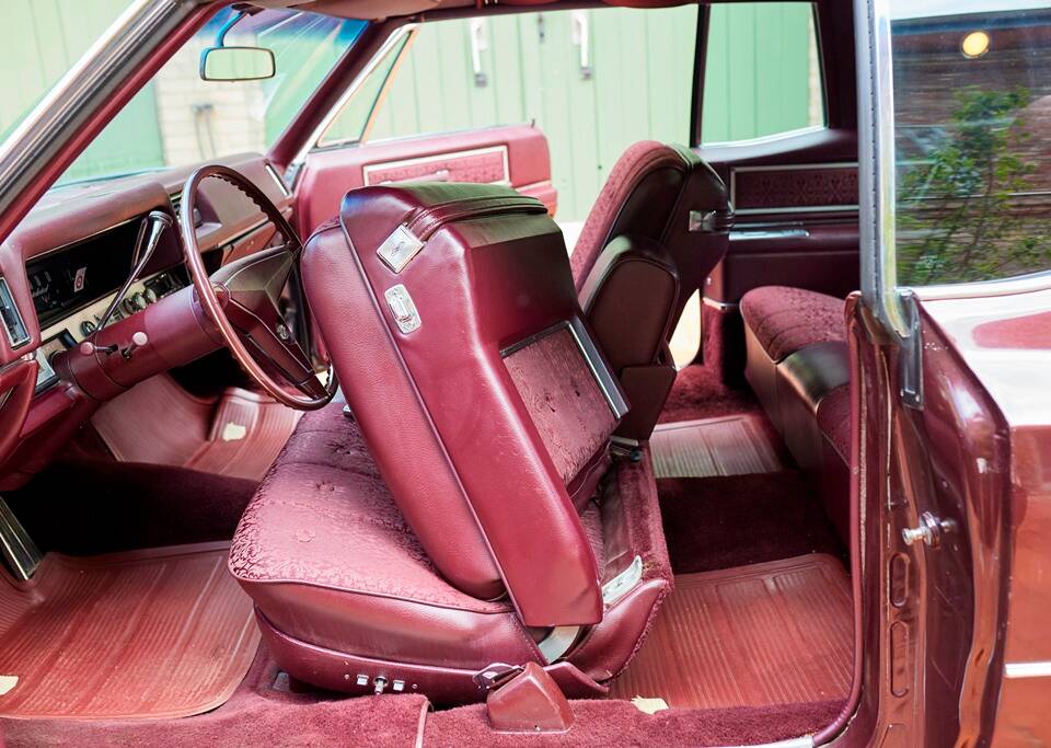 Bild 174/200 von Cadillac Coupe DeVille (1968)