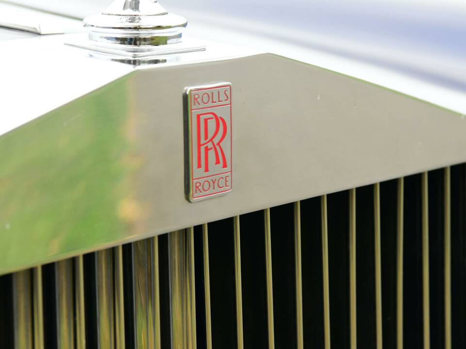 Image 40/50 of Rolls-Royce Corniche S (1995)