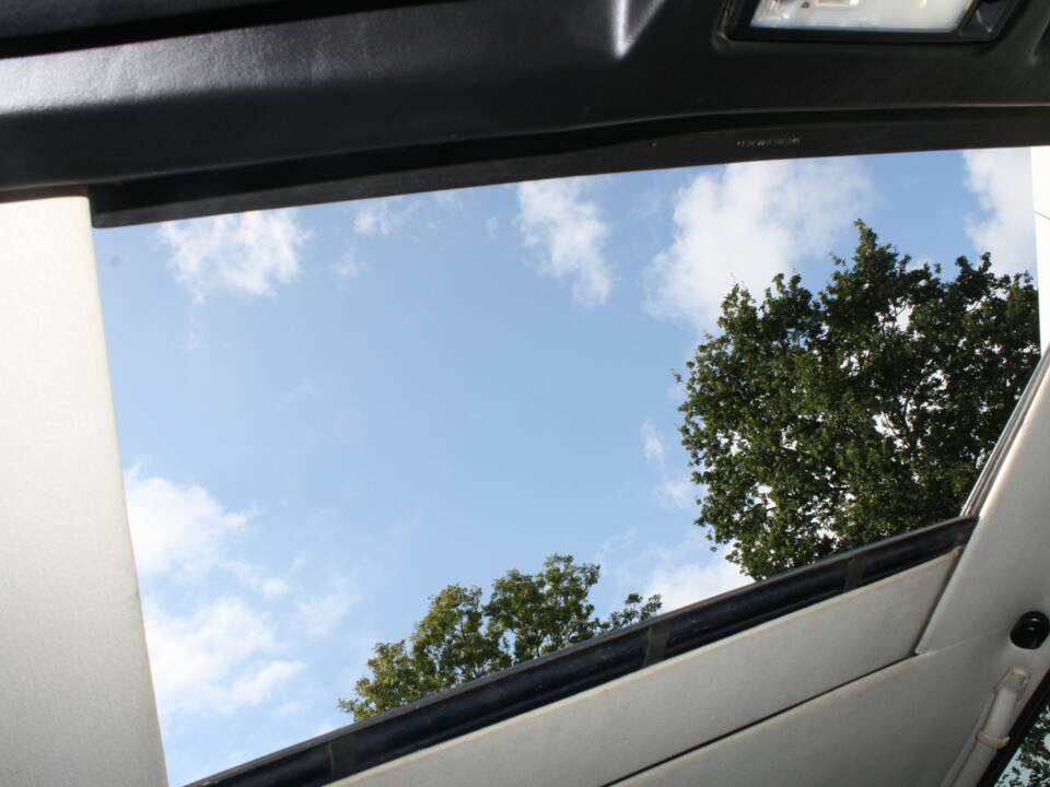 Bild 11/17 von Mercedes-Benz 230 TE (1986)