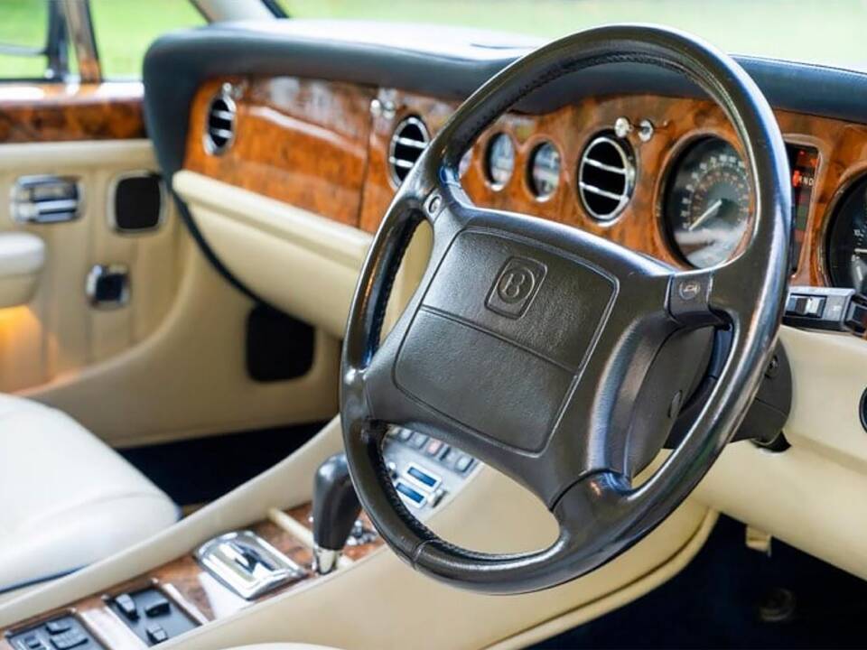 Bild 13/17 von Bentley Brooklands (1994)