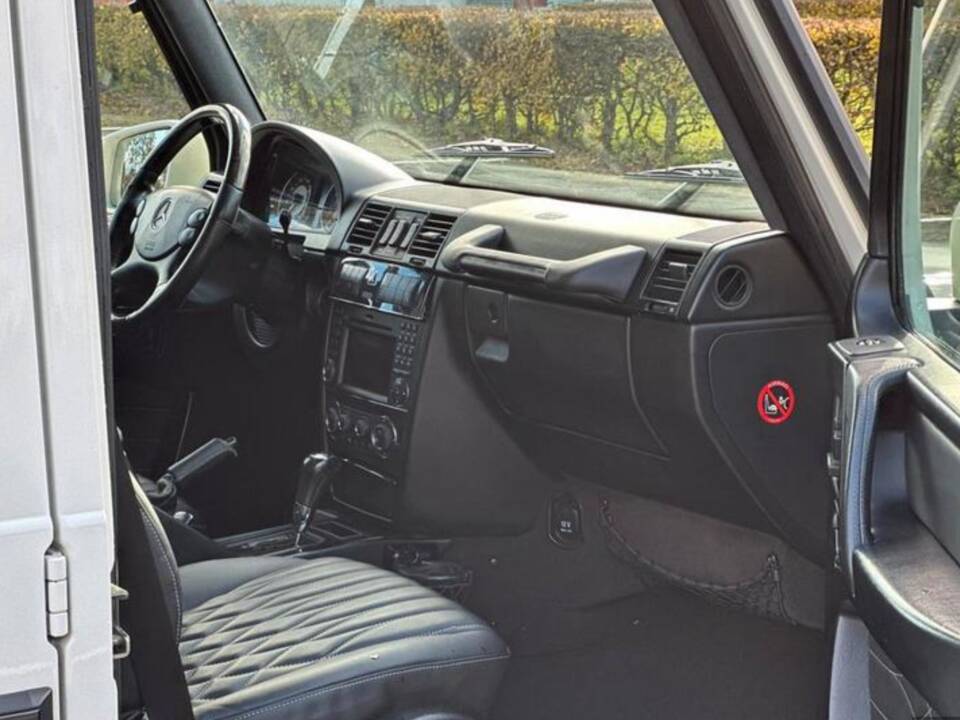 Imagen 14/48 de Mercedes-Benz G 55 AMG Kompressor (LWB) (2009)