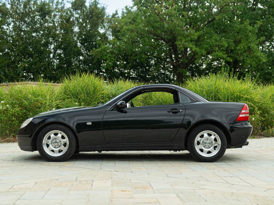 Afbeelding 6/50 van Mercedes-Benz SLK 200 (1998)