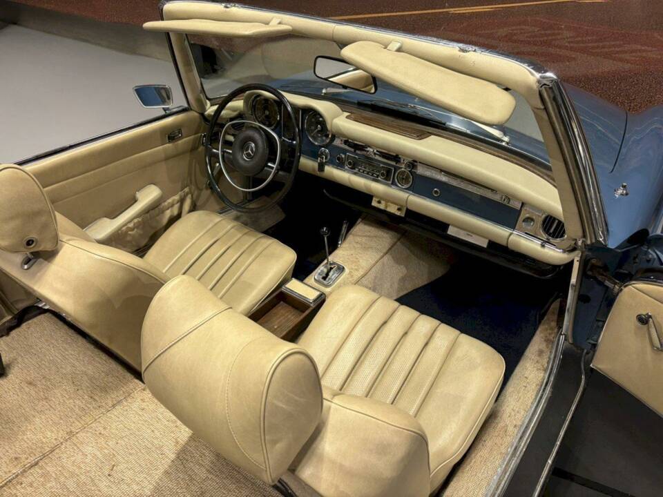Image 21/36 de Mercedes-Benz 280 SL (1970)