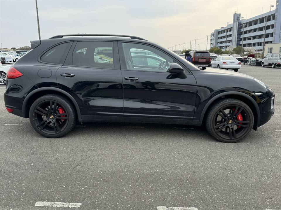 Bild 6/63 von Porsche Cayenne Turbo (2010)