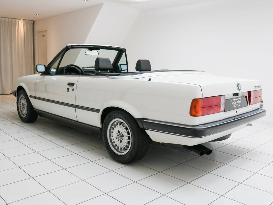 Imagen 3/22 de BMW 325i (1989)