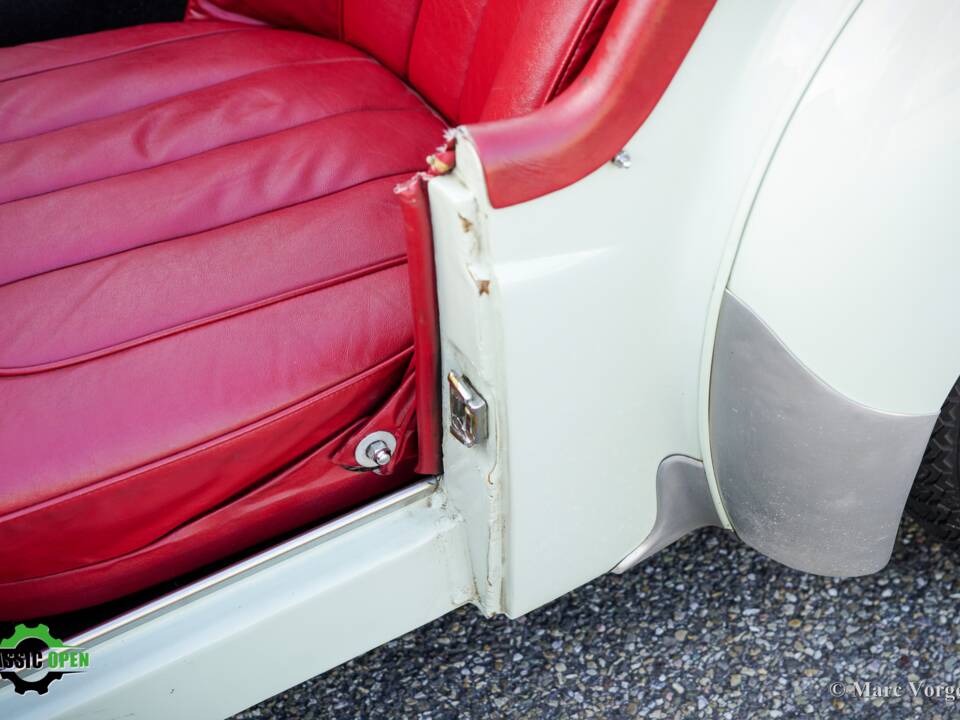 Image 8/45 of Triumph TR 2 (1954)