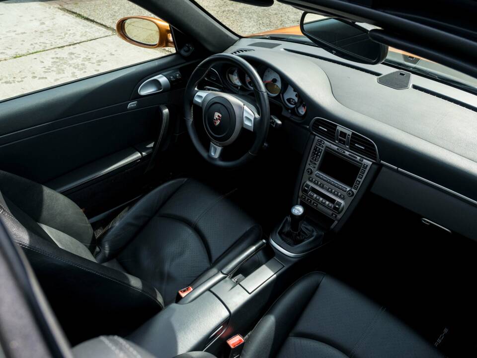 Image 20/34 de Porsche 911 Targa 4S (2008)