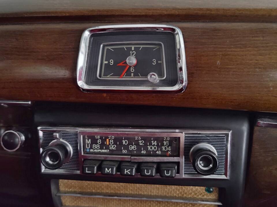 Bild 10/12 von Mercedes-Benz 220 S (1959)