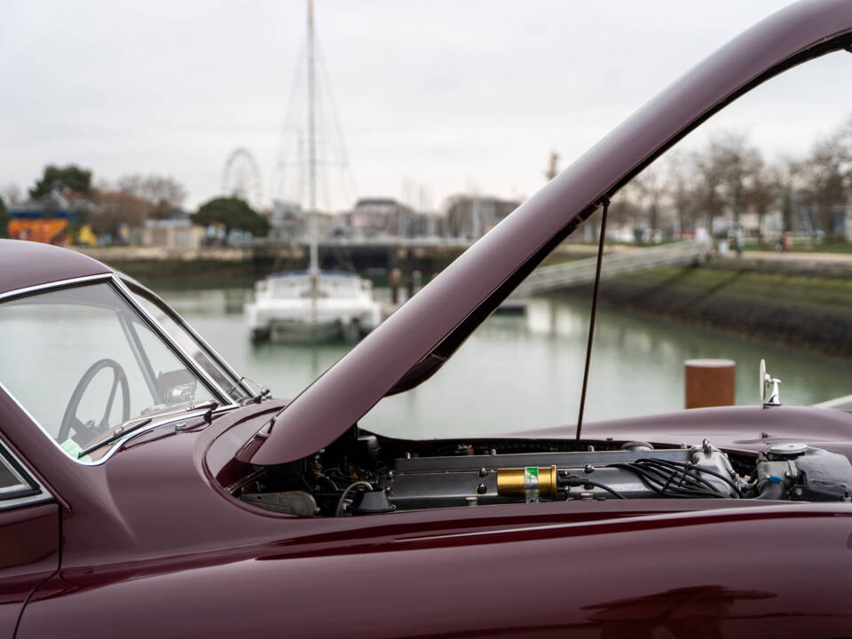 Afbeelding 41/50 van Jaguar XK 120 SE FHC (1952)