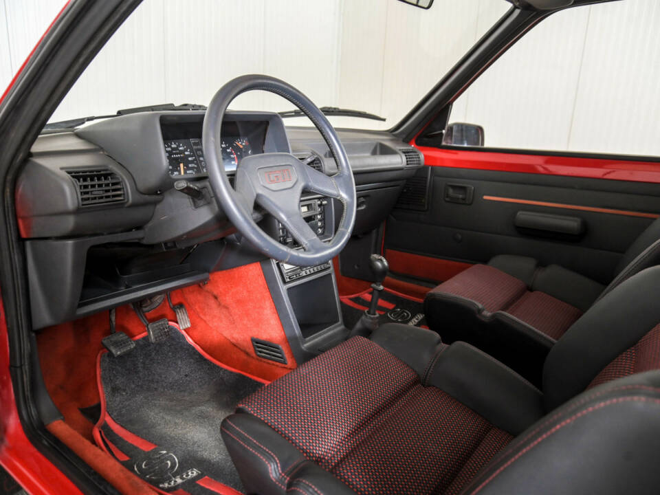 Image 11/50 of Peugeot 205 GTi 1.6 (1986)
