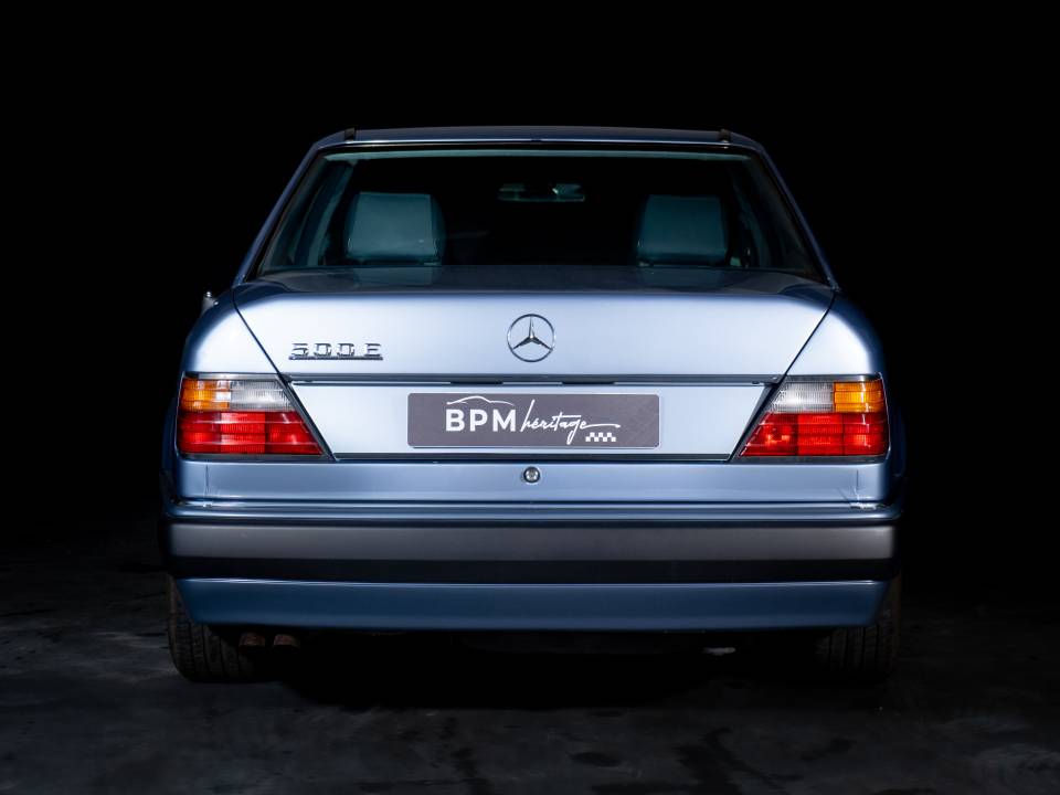 Imagen 8/21 de Mercedes-Benz 500 E (1992)