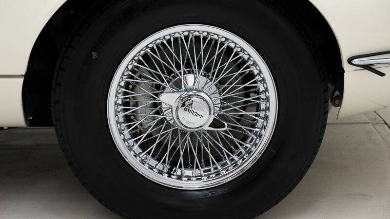 Image 11/15 de Jaguar Type E V12 (1973)